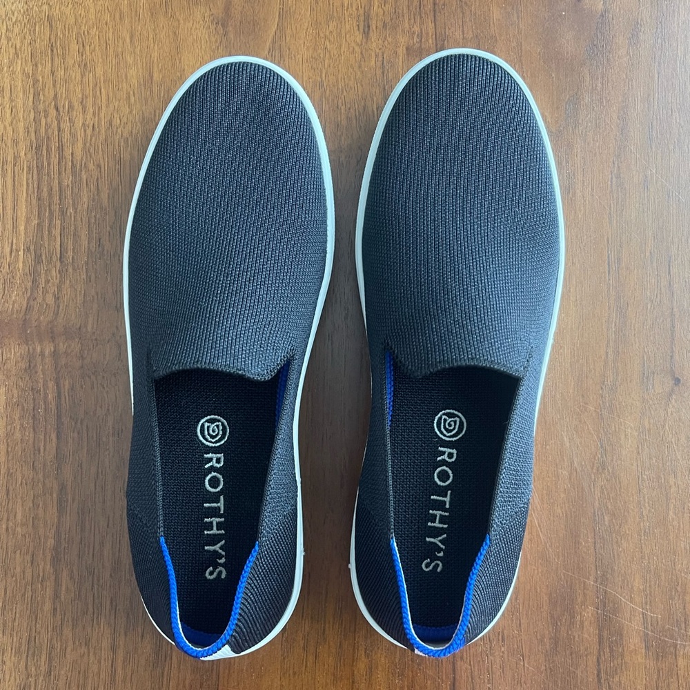 Rothys the Original Slip on Sneaker women’s size 9